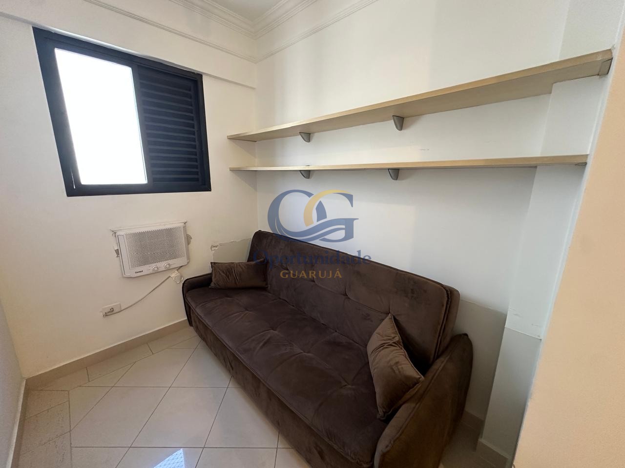 Apartamento na Praia das Pitangueiras, Guarujá - SP