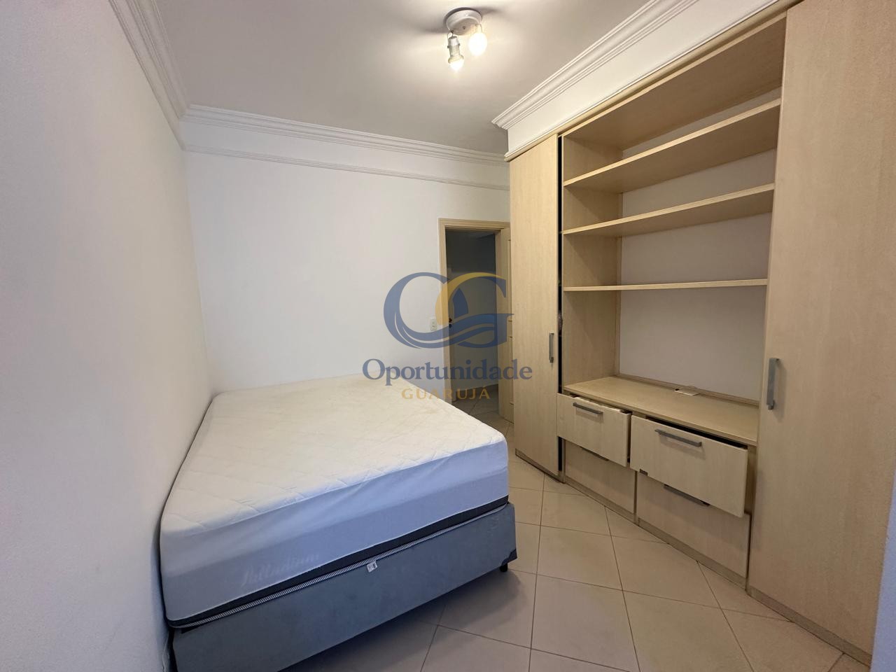 Apartamento na Praia das Pitangueiras, Guarujá - SP