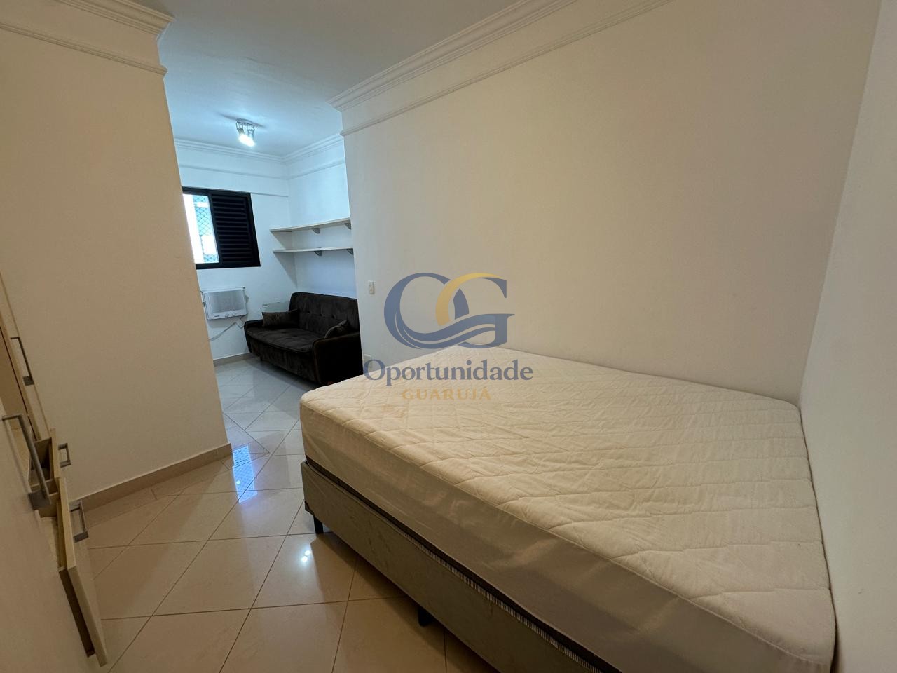 Apartamento na Praia das Pitangueiras, Guarujá - SP
