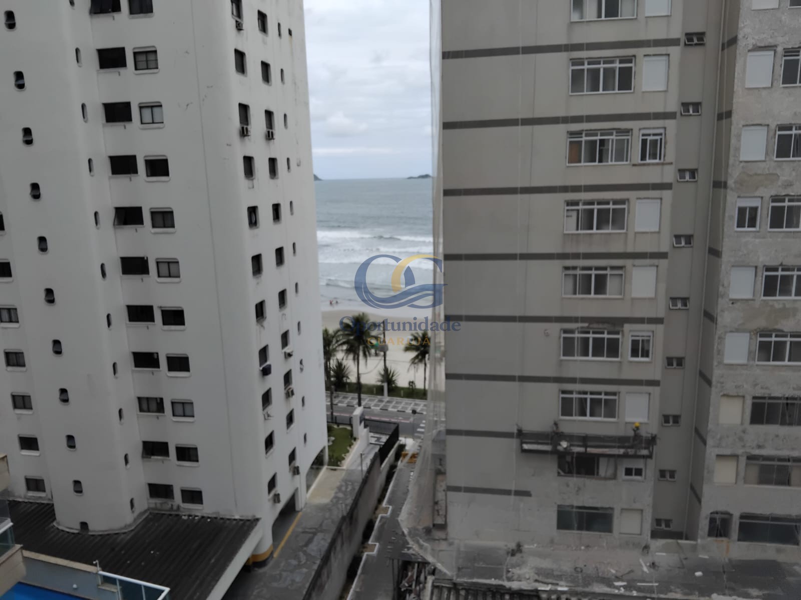 Apartamento na Praia das Astúrias, Guarujá - SP