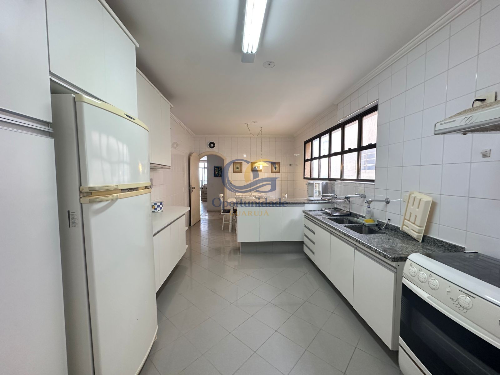 Apartamento Frente ao Mar nas Pitangueiras, Guarujá - SP