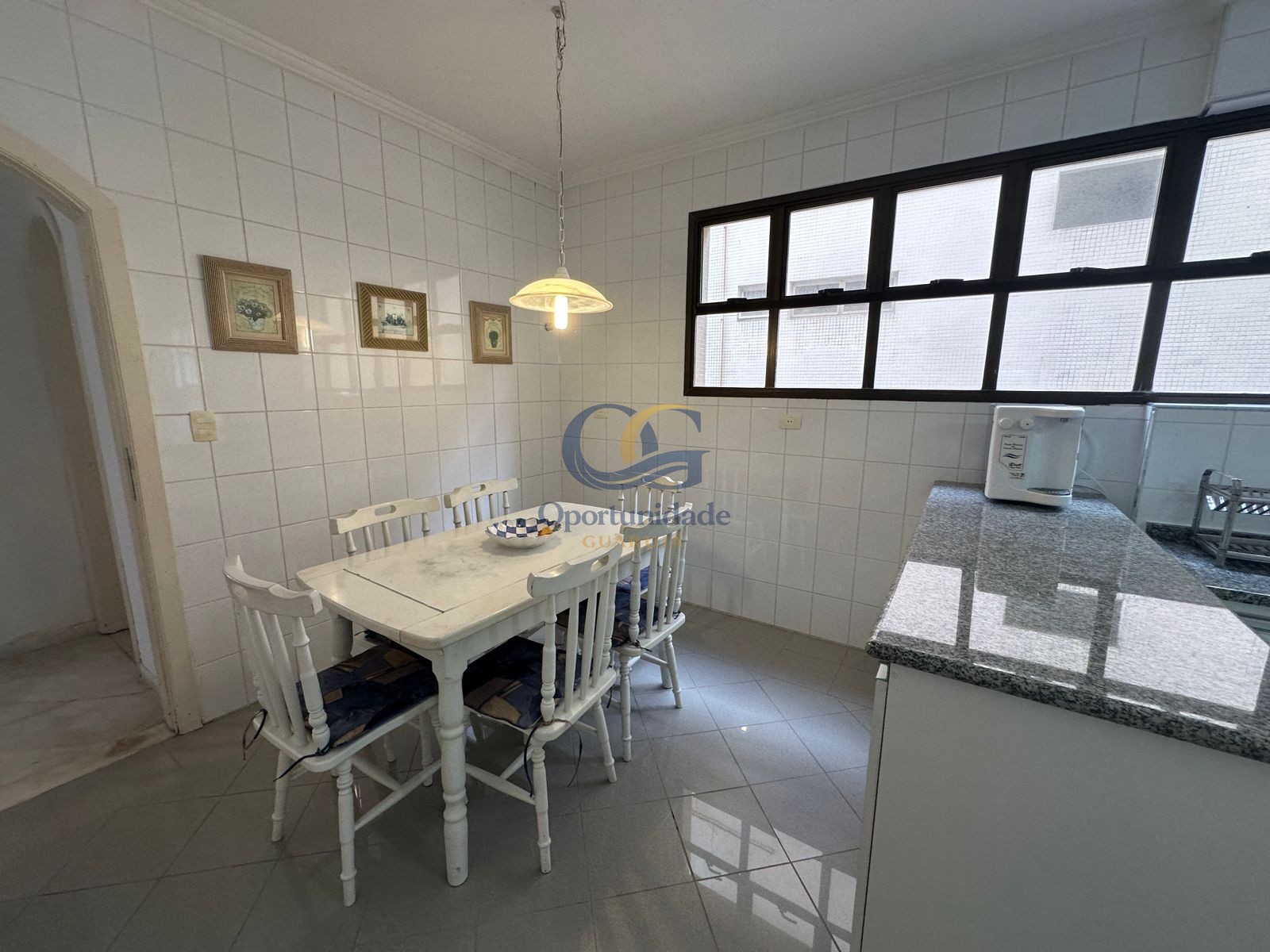 Apartamento Frente ao Mar nas Pitangueiras, Guarujá - SP