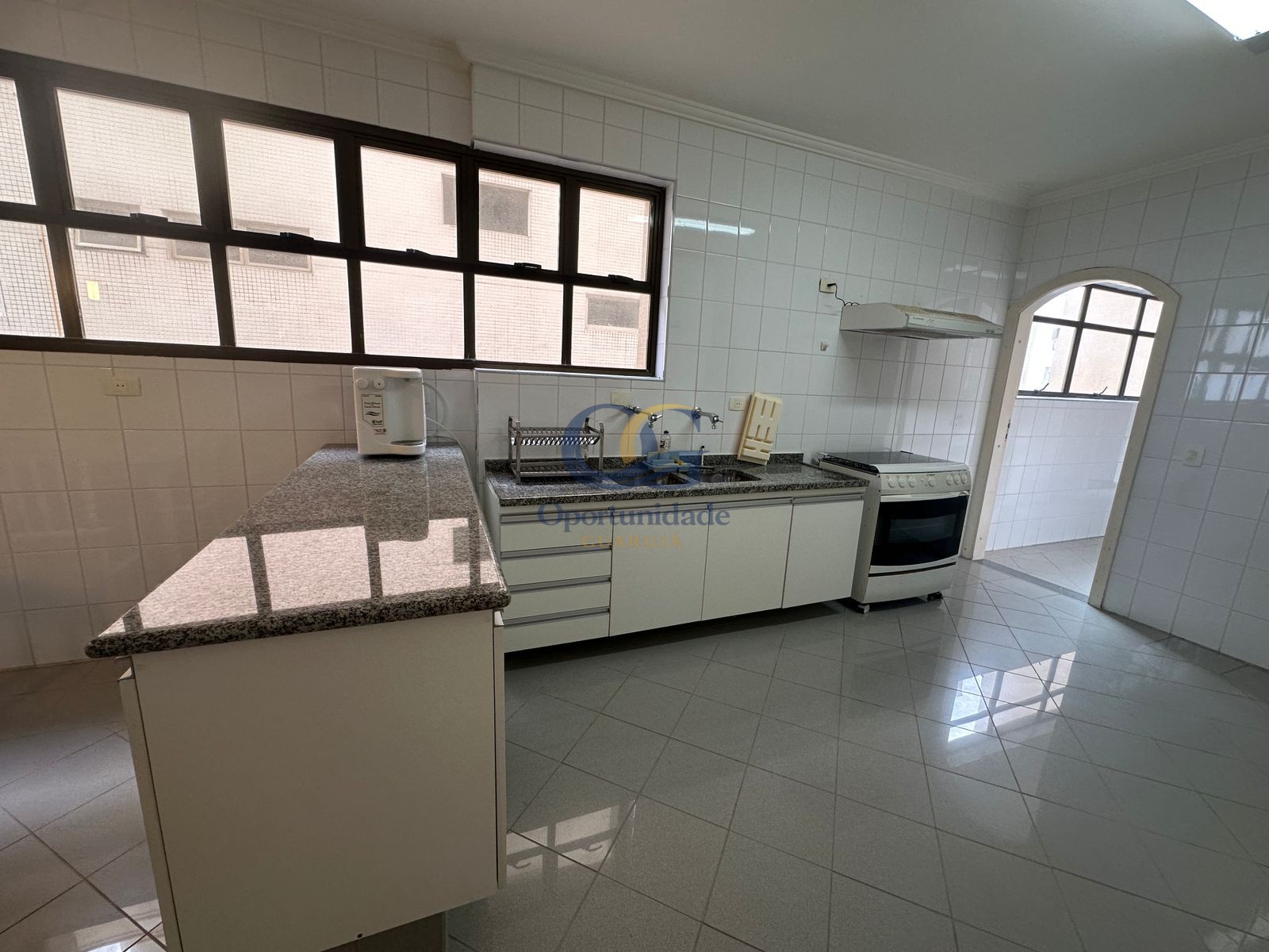Apartamento Frente ao Mar nas Pitangueiras, Guarujá - SP