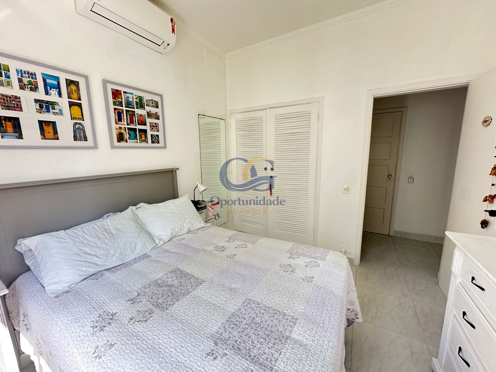 Apartamento na Praia das Pitangueiras, Guarujá - SP