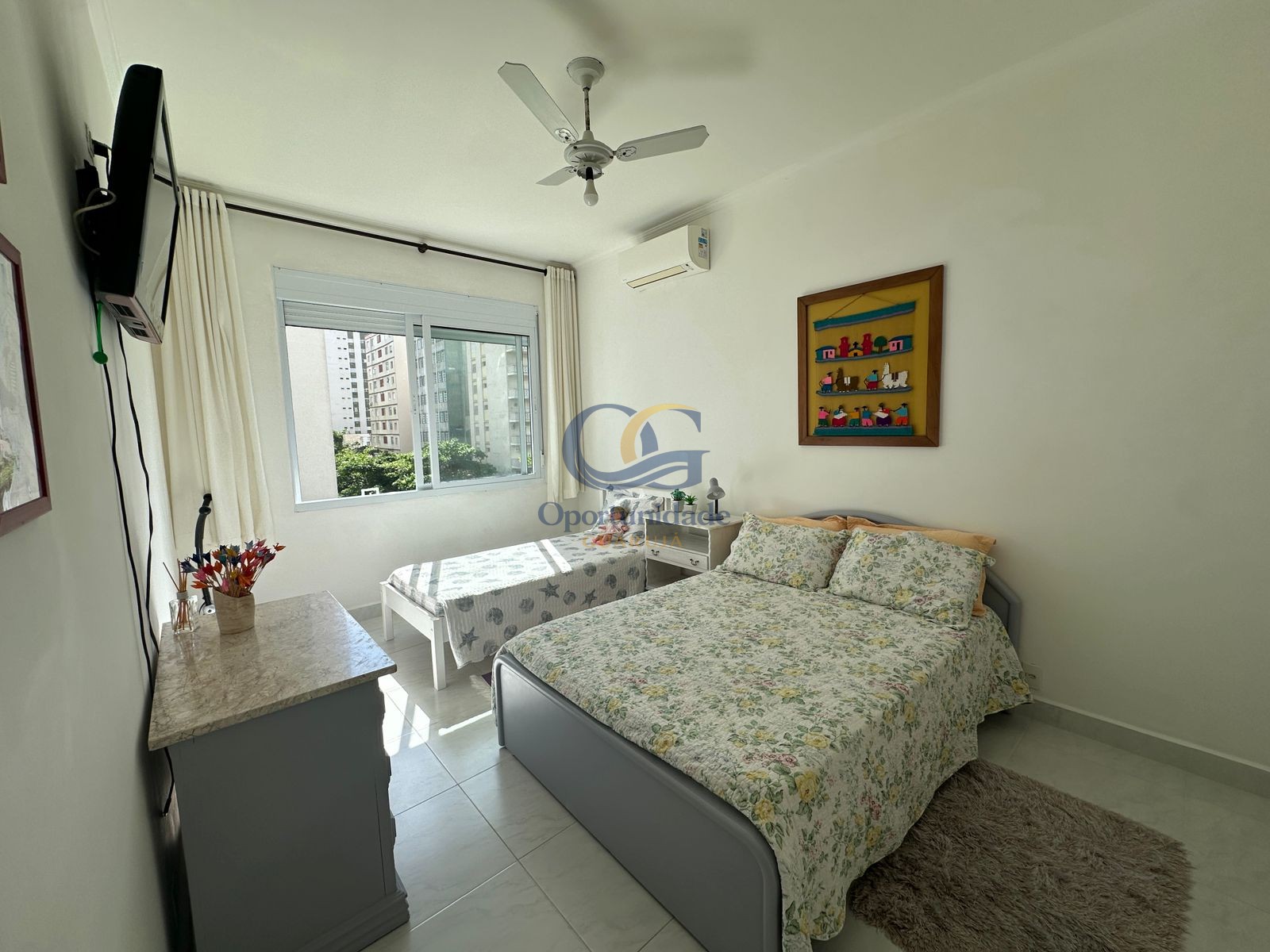 Apartamento na Praia das Pitangueiras, Guarujá - SP