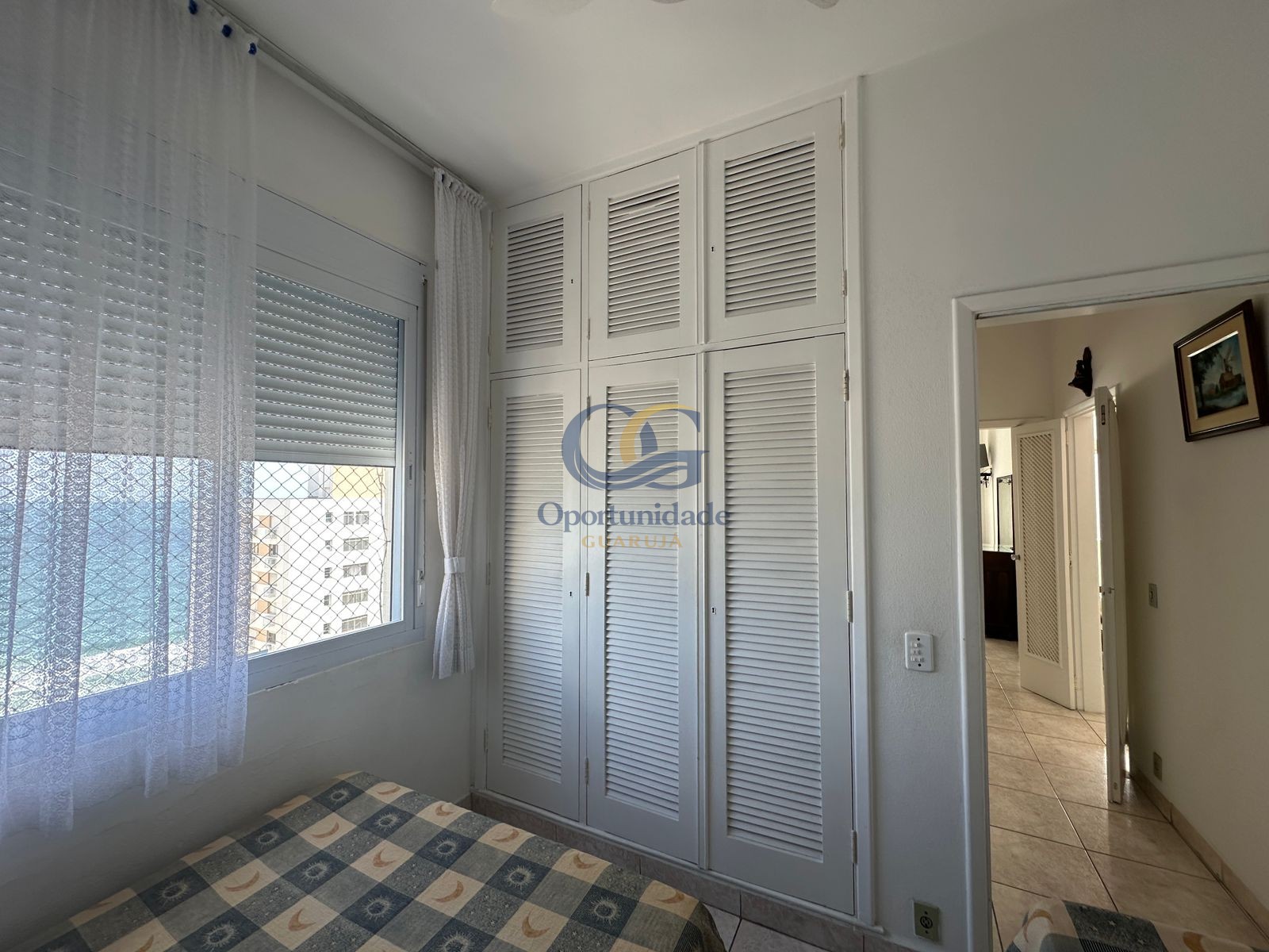 Apartamento na Praia das Pitangueiras, Guarujá - SP