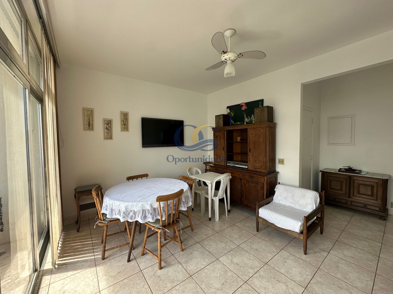 Apartamento na Praia das Pitangueiras, Guarujá - SP