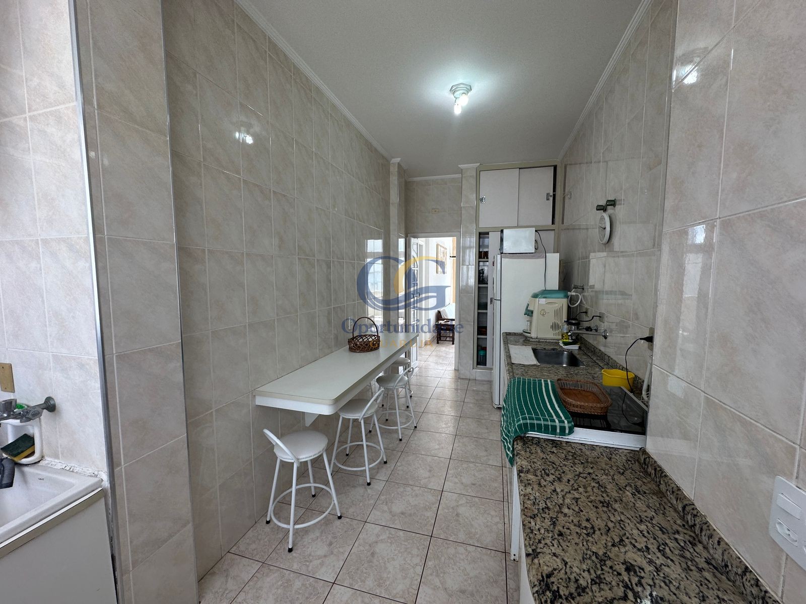 Apartamento na Praia das Pitangueiras, Guarujá - SP