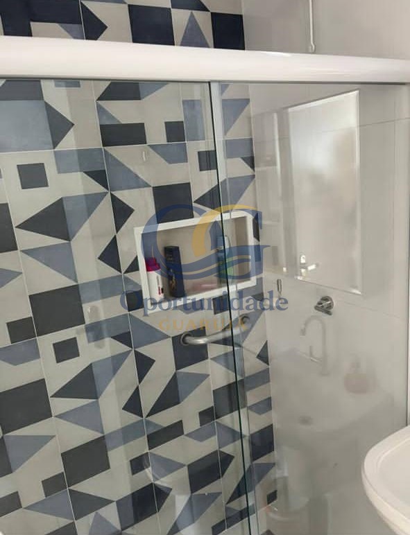 Apartamento na Praia das Pitangueiras, Guarujá - SP