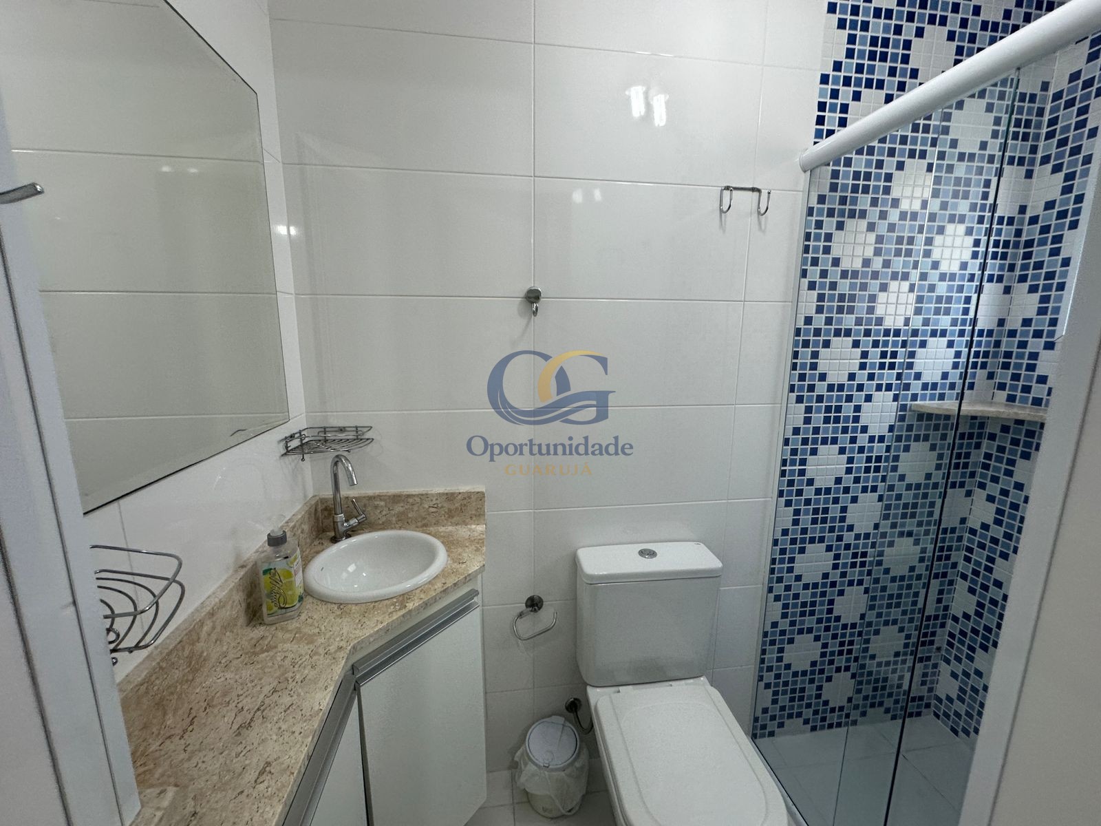Apartamento na Praia das Pitangueiras, Guarujá - SP