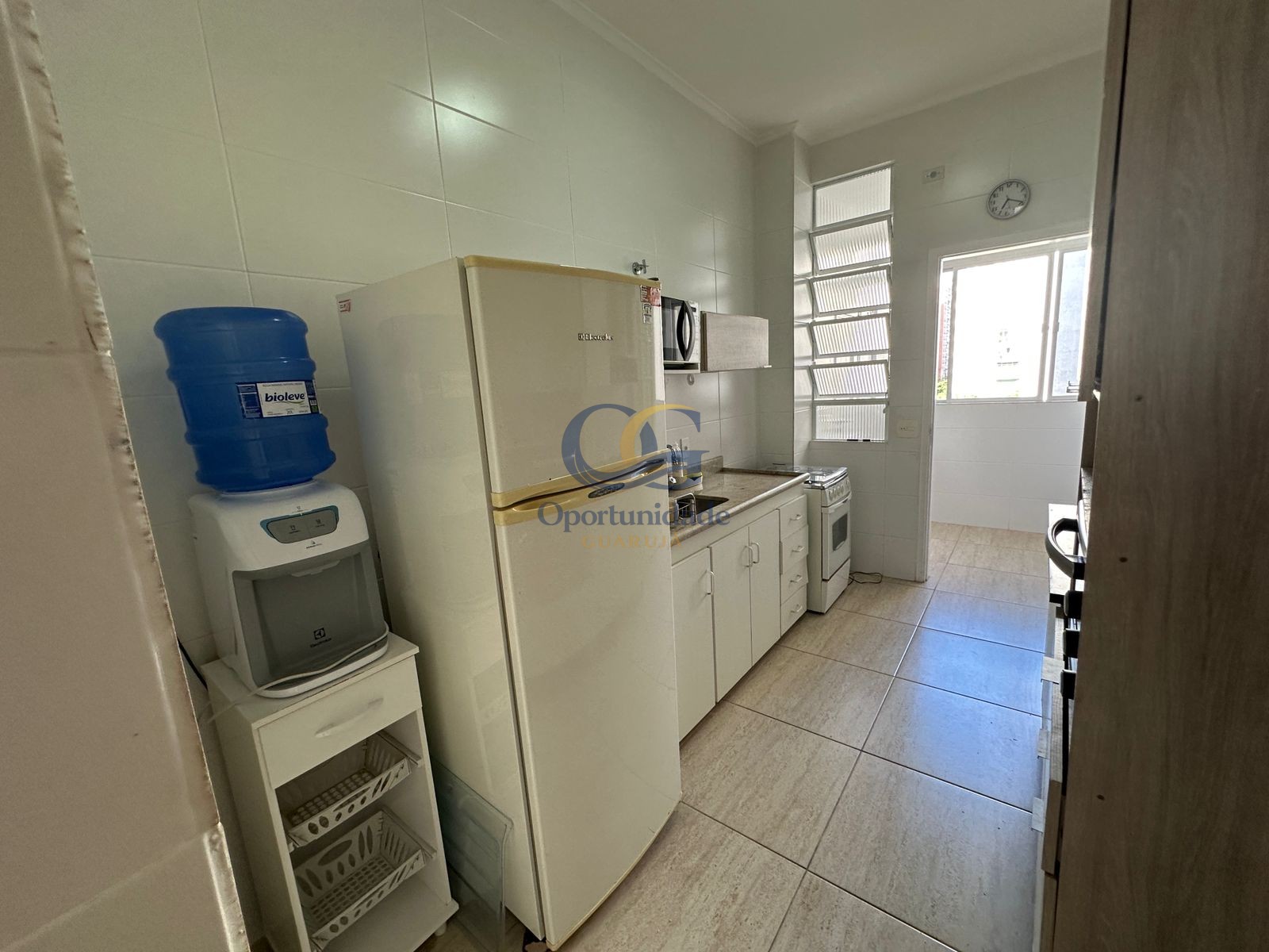 Apartamento na Praia das Pitangueiras, Guarujá - SP