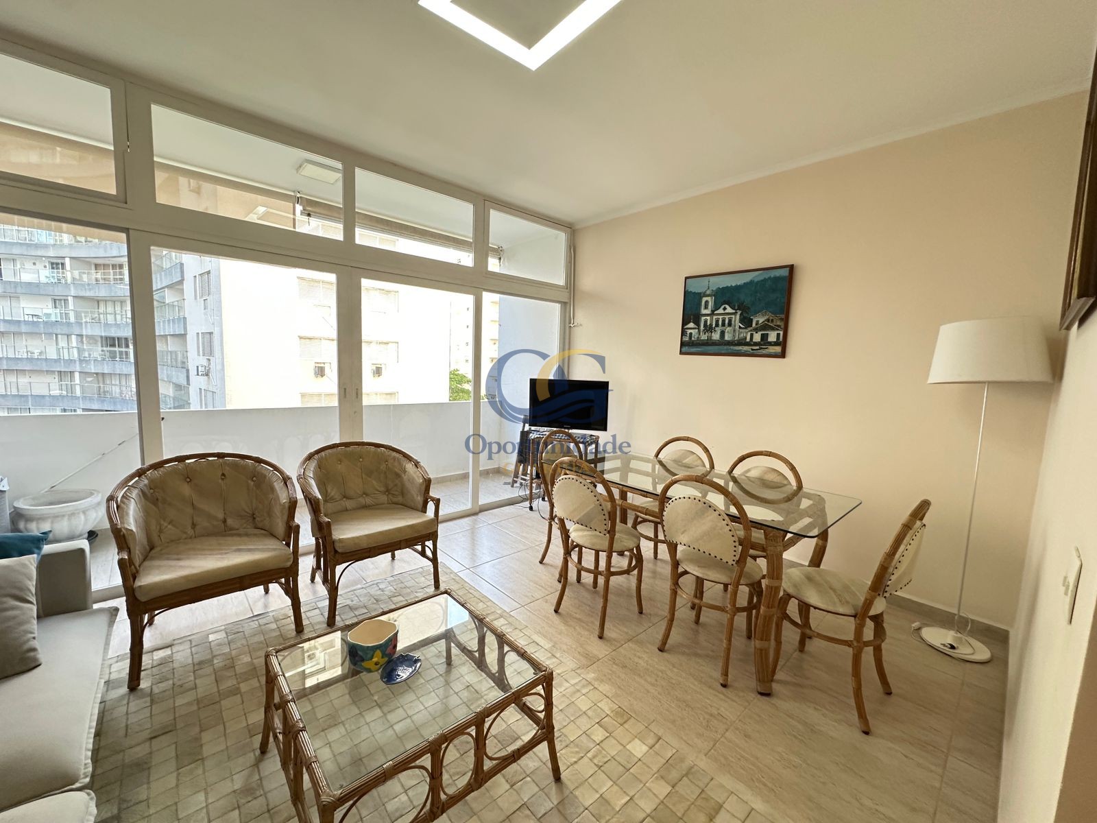 Apartamento na Praia das Pitangueiras, Guarujá - SP
