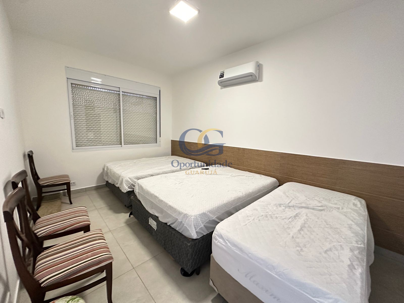 Apartamento na Praia das Pitangueiras, Guarujá - SP