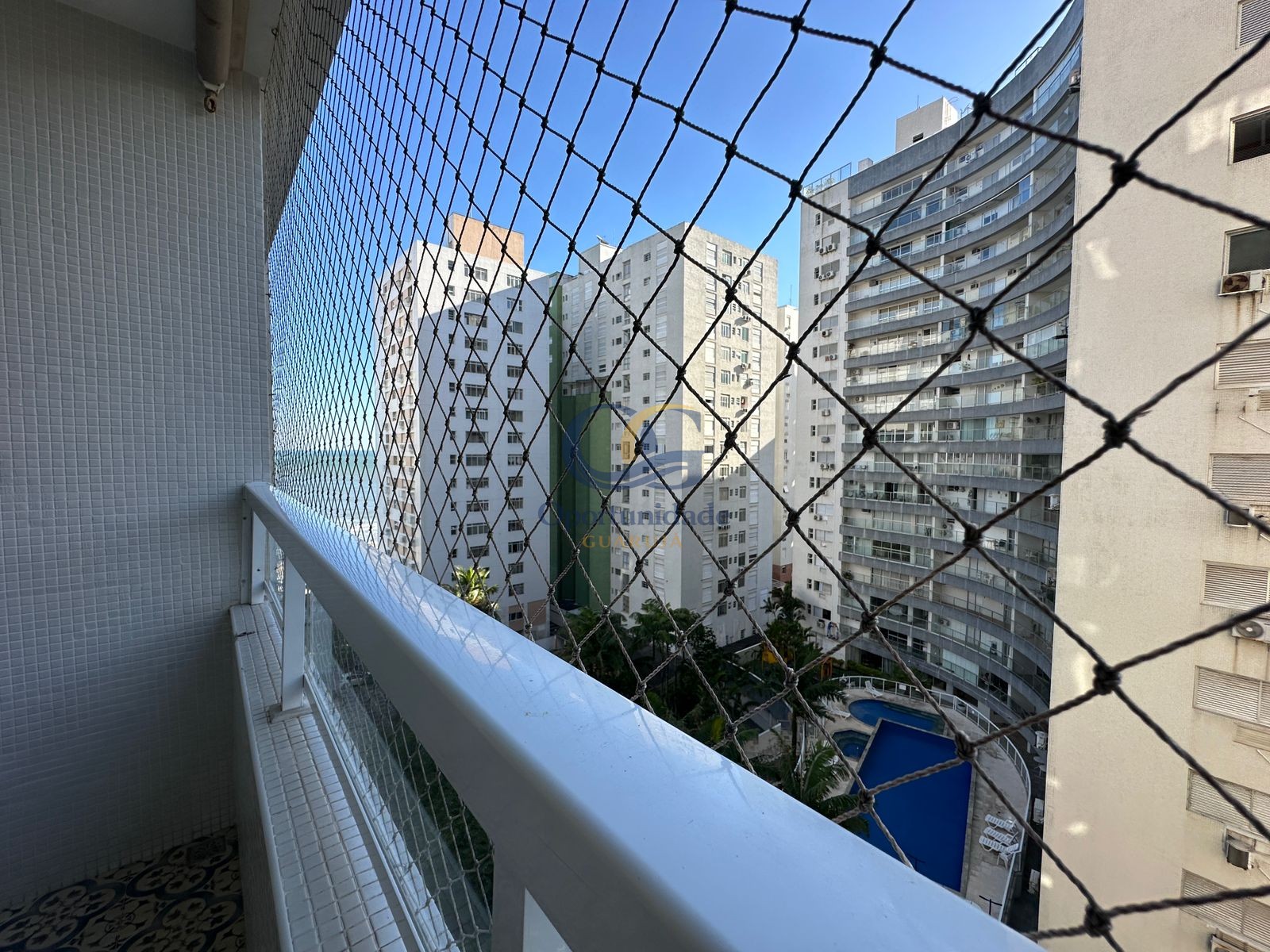 Apartamento na Praia das Pitangueiras, Guarujá - SP