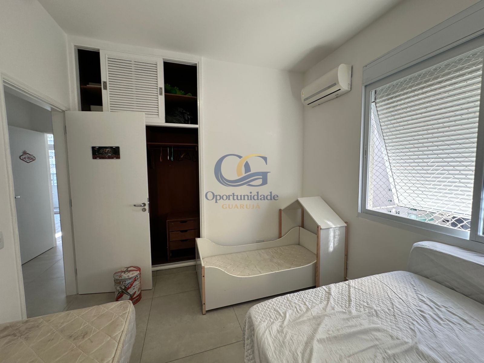 Apartamento na Praia das Pitangueiras, Guarujá - SP