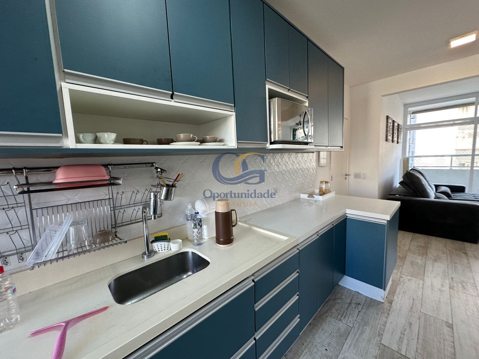 Apartamento na Praia das Pitangueiras, Guarujá - SP