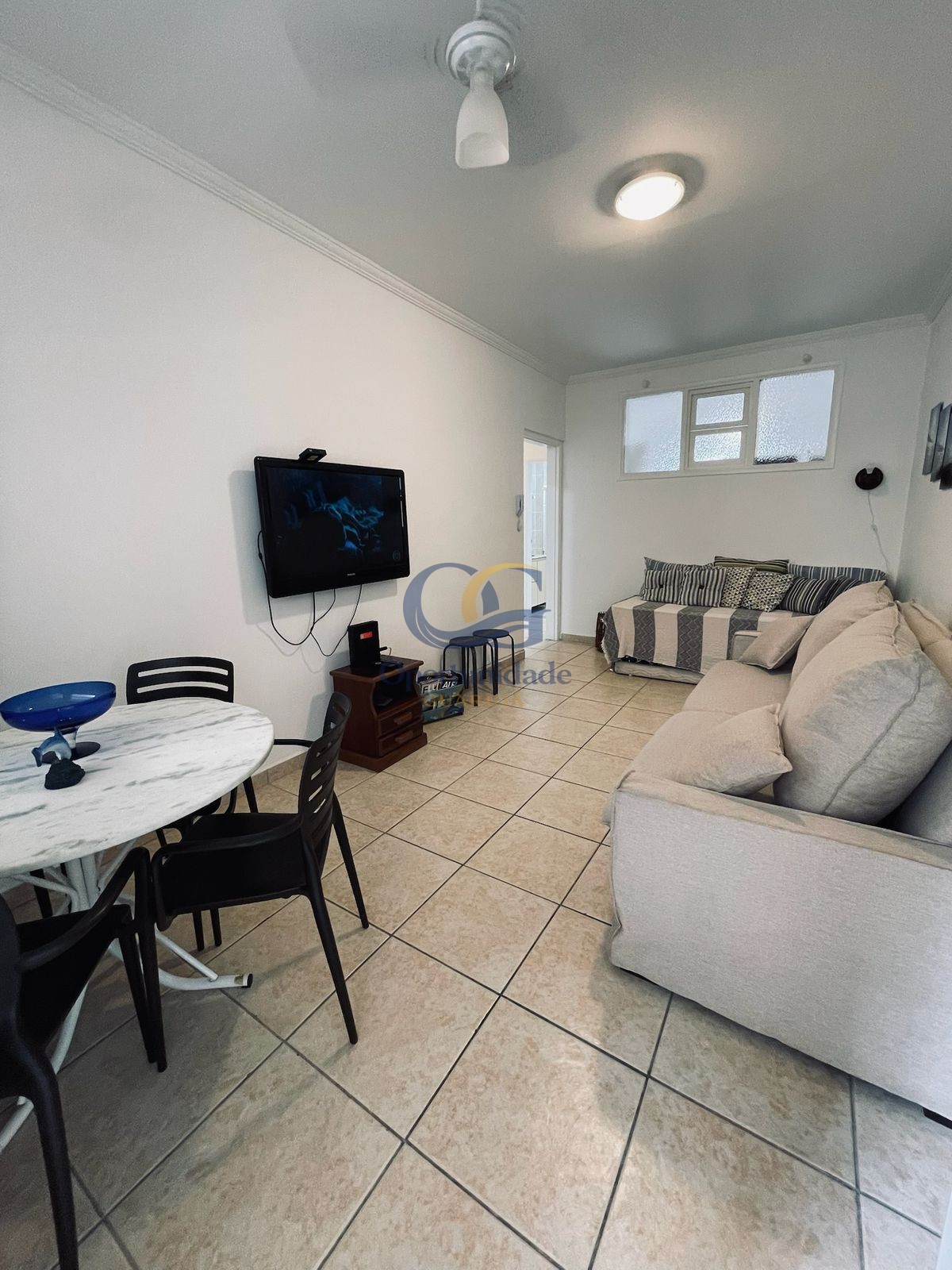 Apartamento na Praia das Pitangueiras, Guarujá - SP