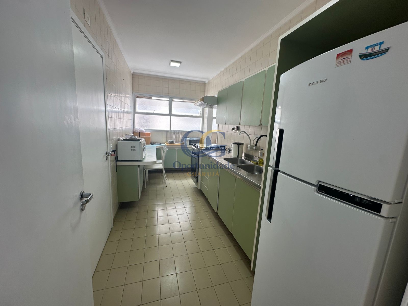 Apartamento na Praia das Pitangueiras, Guarujá - SP