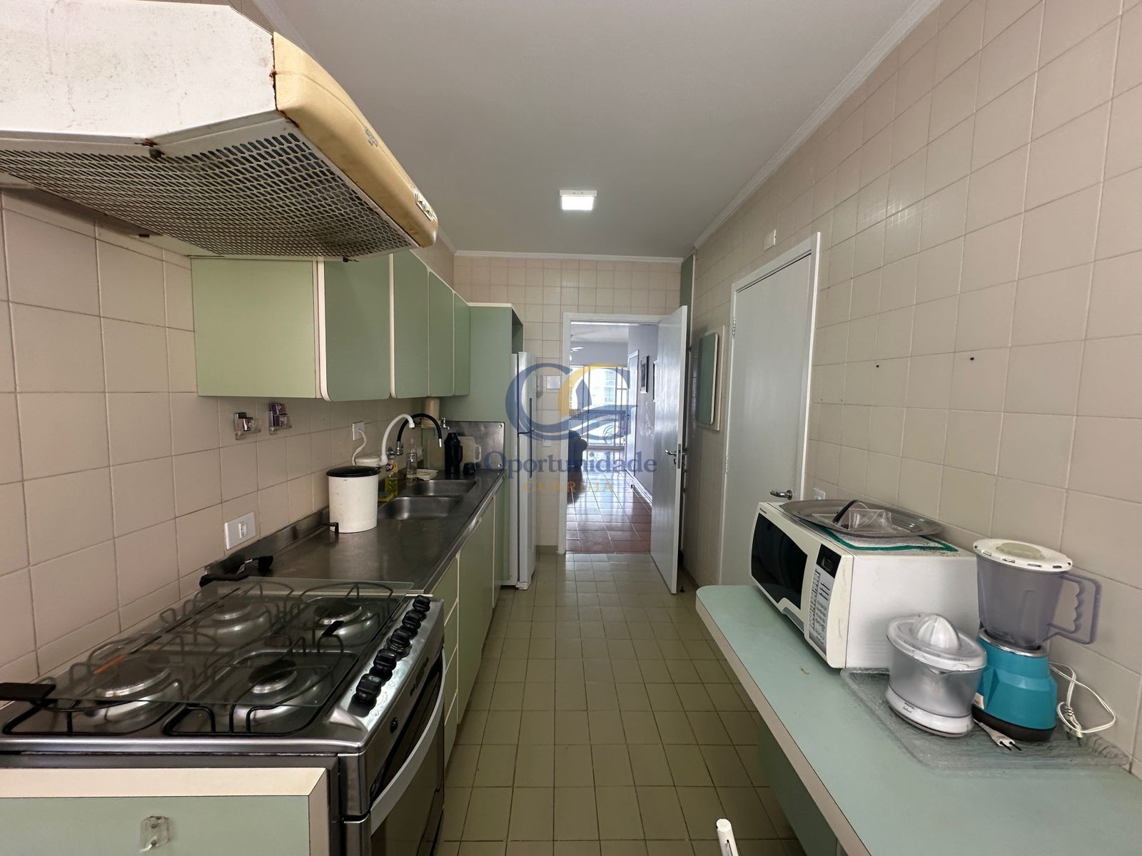 Apartamento na Praia das Pitangueiras, Guarujá - SP