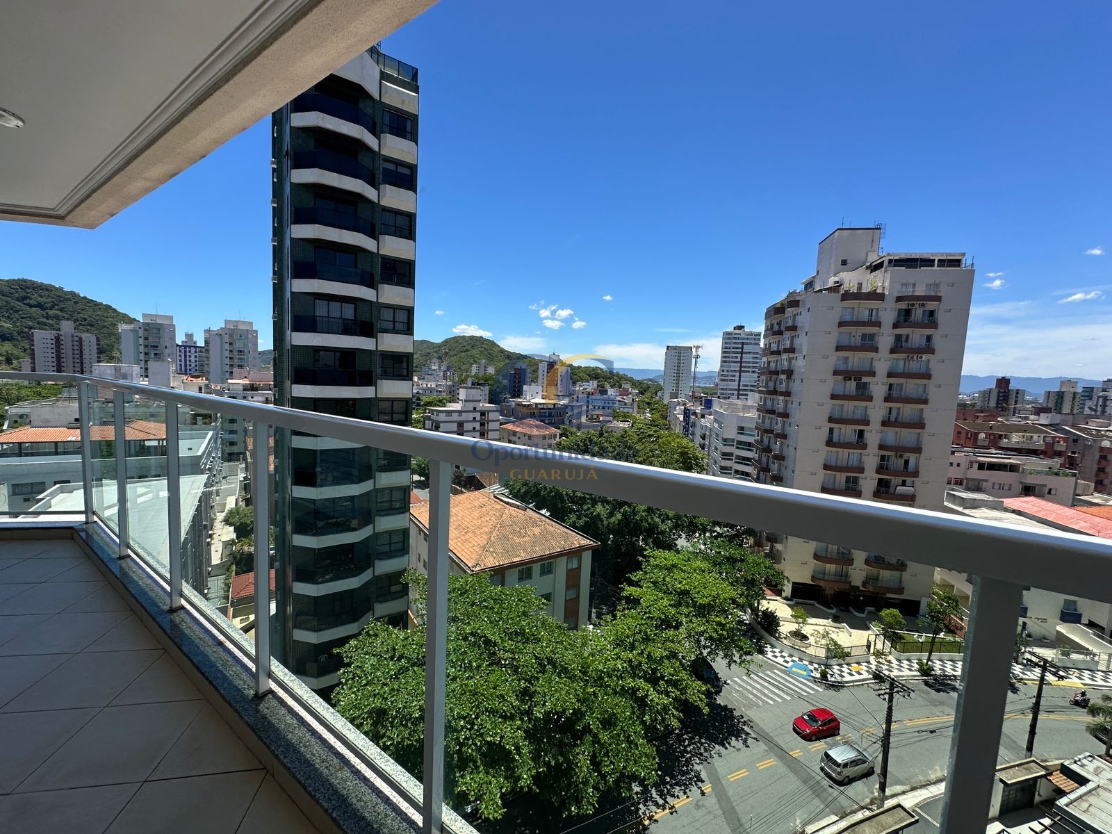 Apartamento na Praia das Astúrias, Guarujá - SP