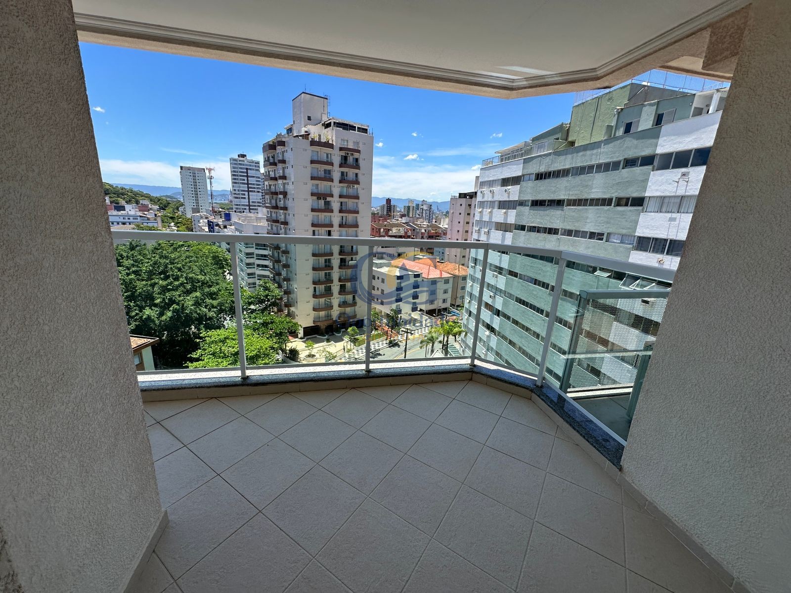 Apartamento na Praia das Astúrias, Guarujá - SP