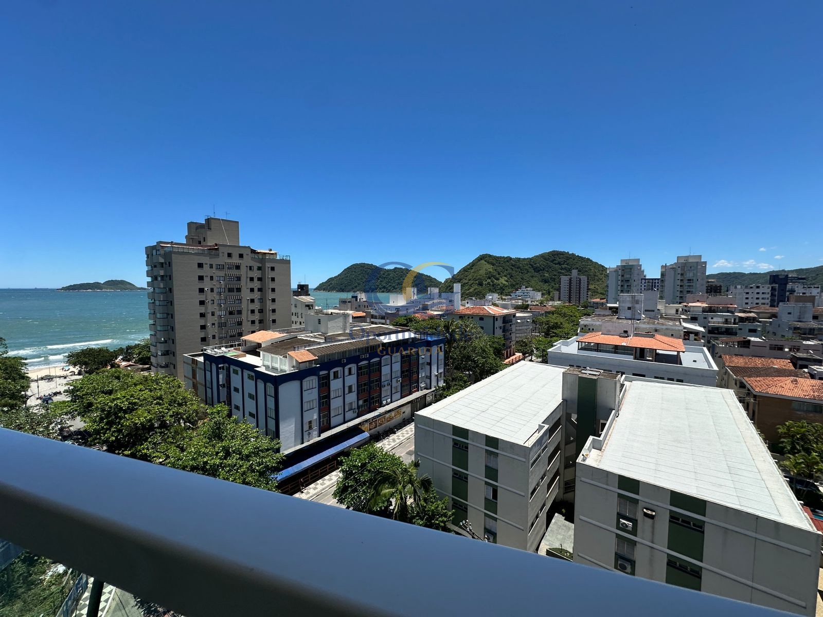 Apartamento na Praia das Astúrias, Guarujá - SP