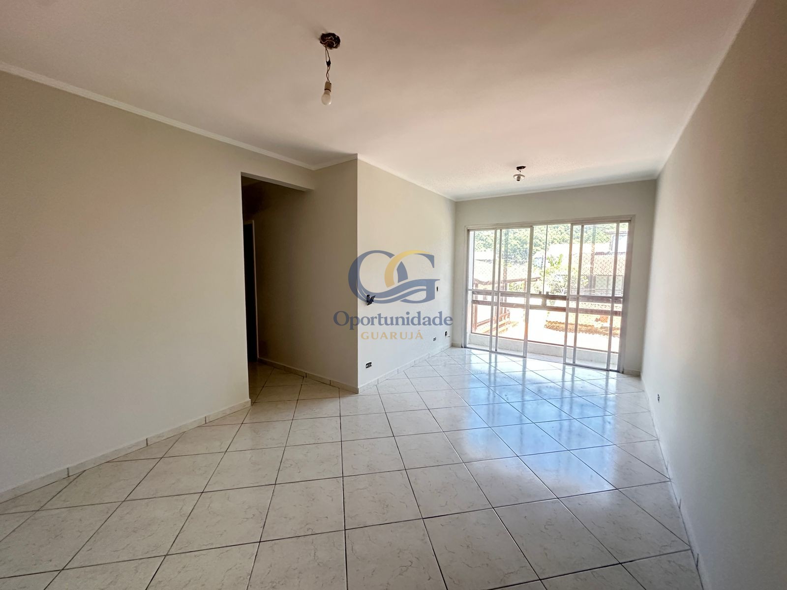 Apartamento na Praia da Enseada, Guarujá - SP