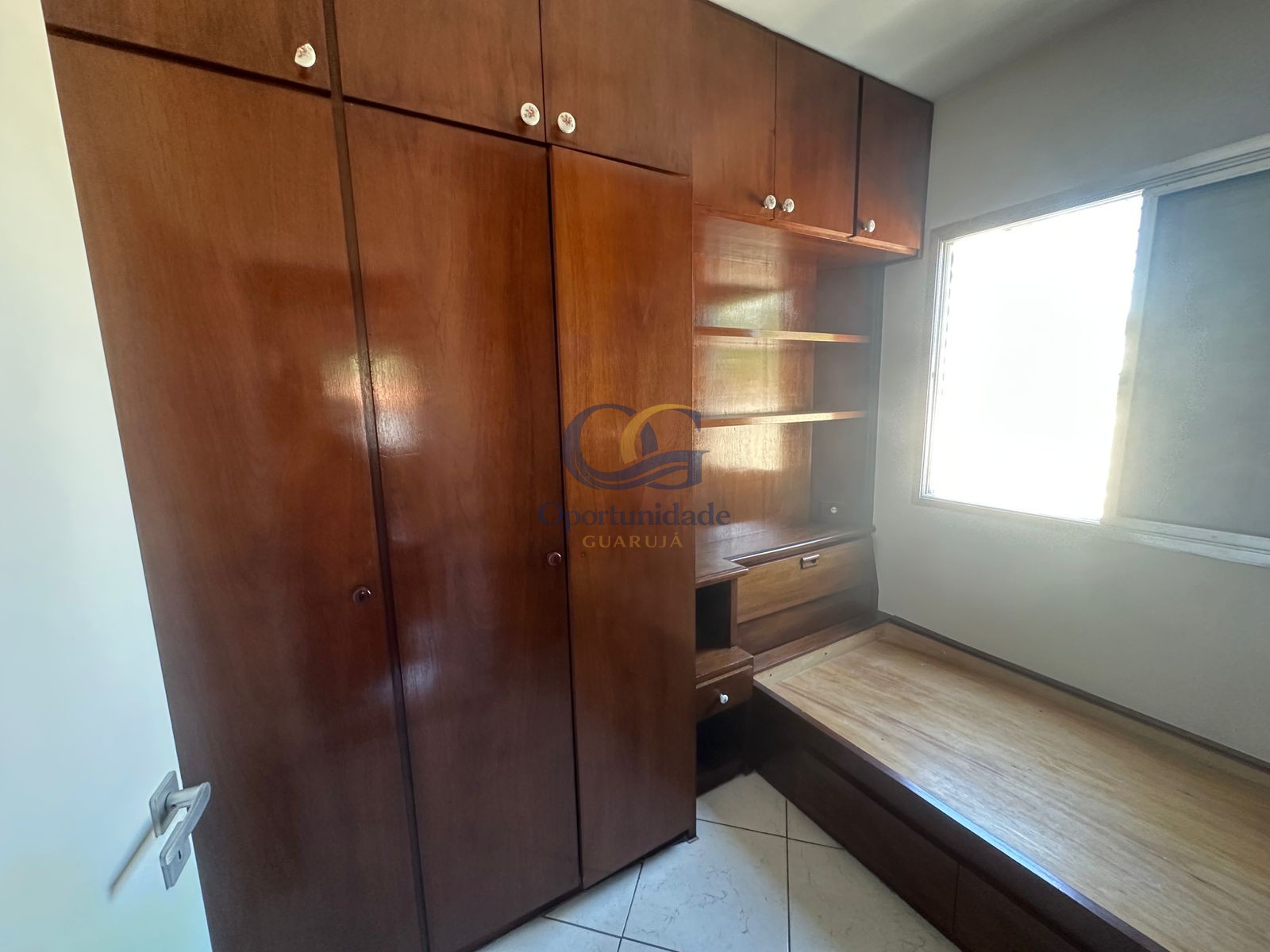 Apartamento na Praia da Enseada, Guarujá - SP