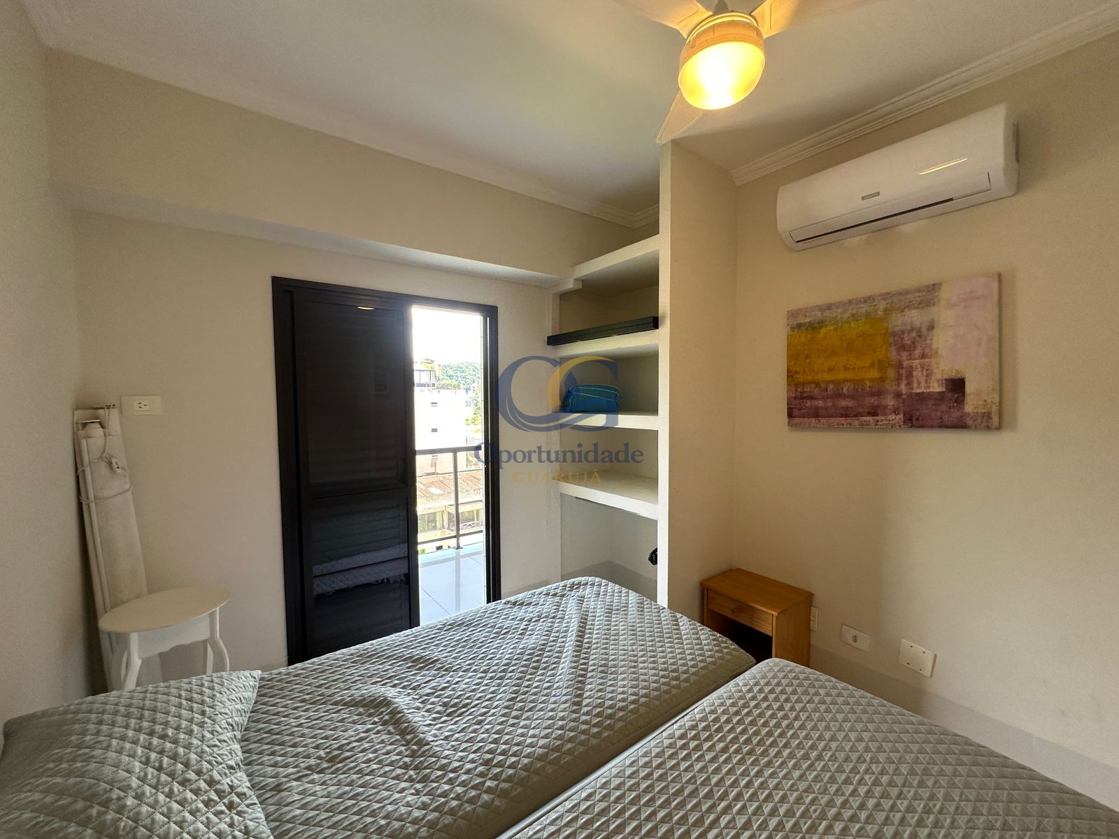 Apartamento na Praia da Enseada, Guarujá - SP