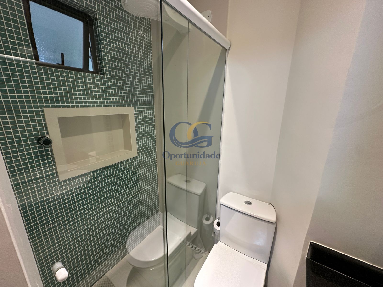 Apartamento na Praia da Enseada, Guarujá - SP