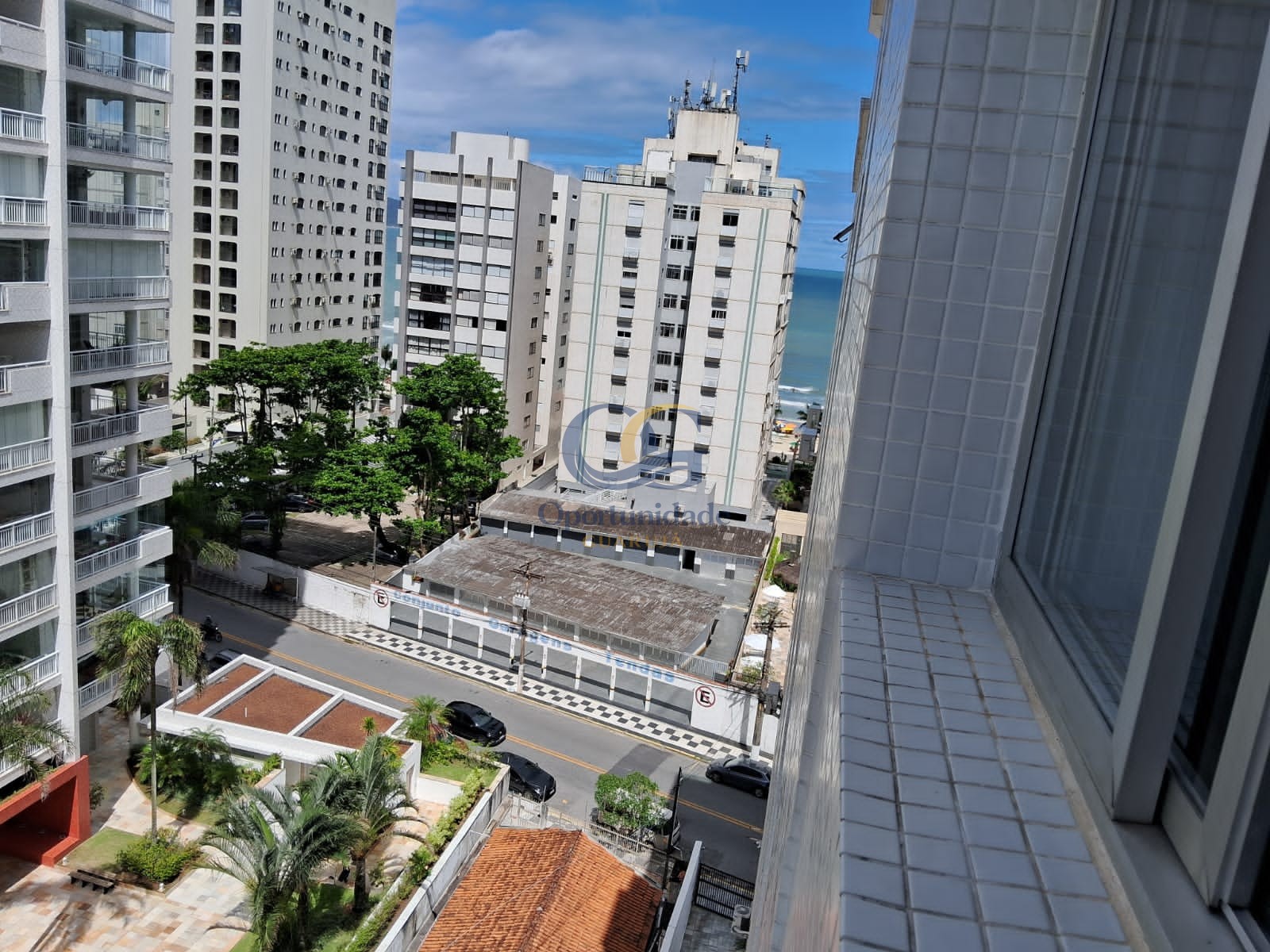 Apartamento na Praia das Astúrias, Guarujá - SP