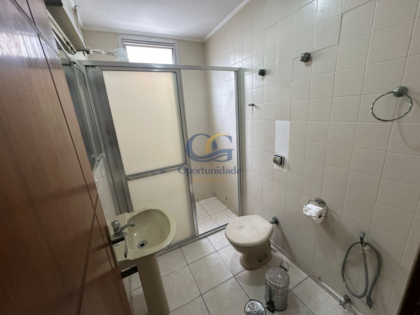 Apartamento na Praia das Pitangueiras, Guarujá - SP