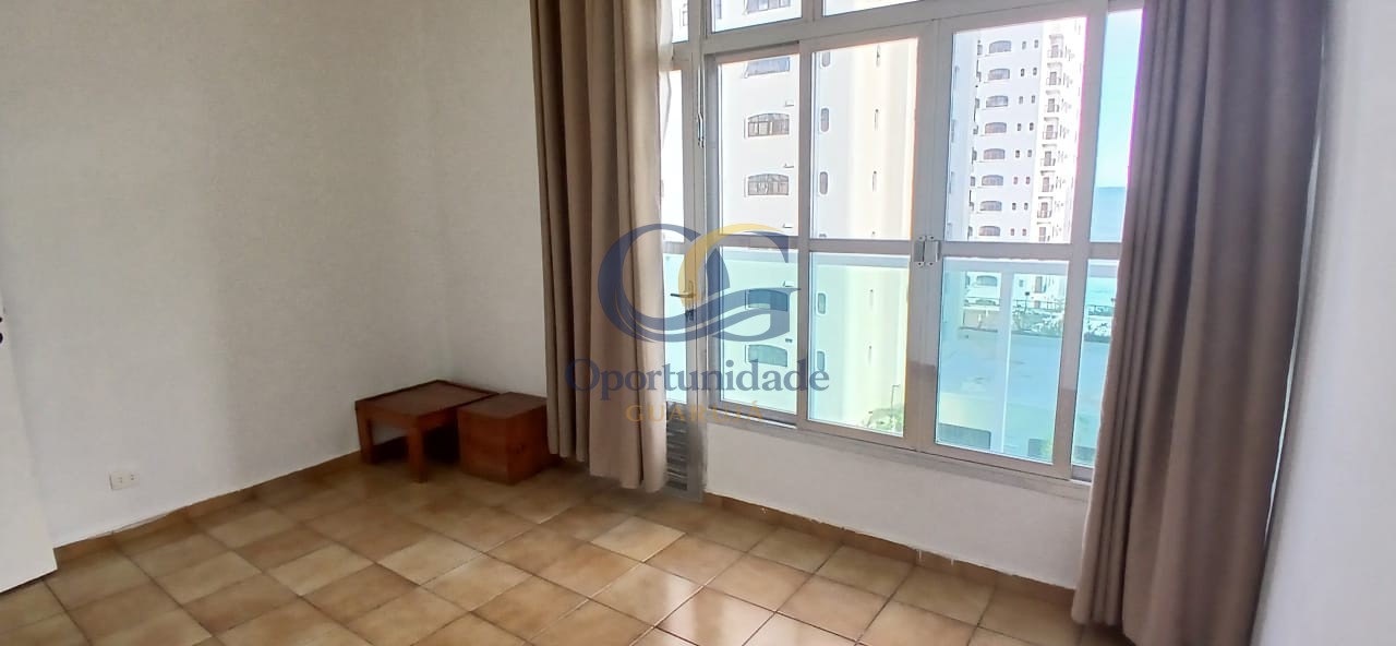 Apartamento na Praia das Pitangueiras, Guarujá - SP