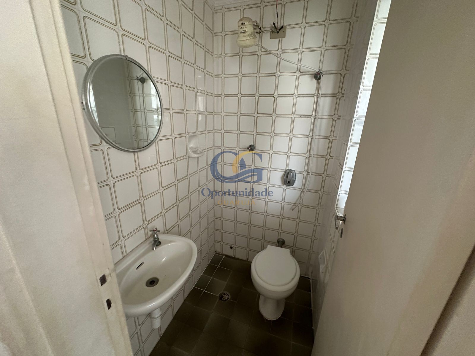 Apartamento na Praia das Pitangueiras, Guarujá - SP