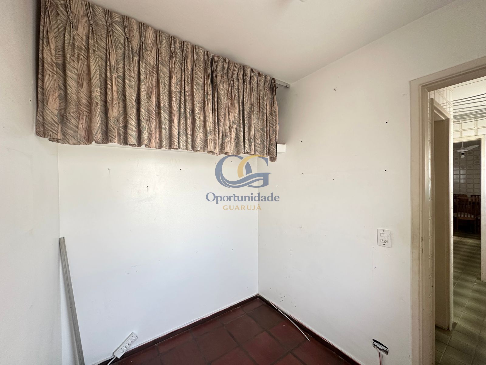 Apartamento na Praia das Pitangueiras, Guarujá - SP