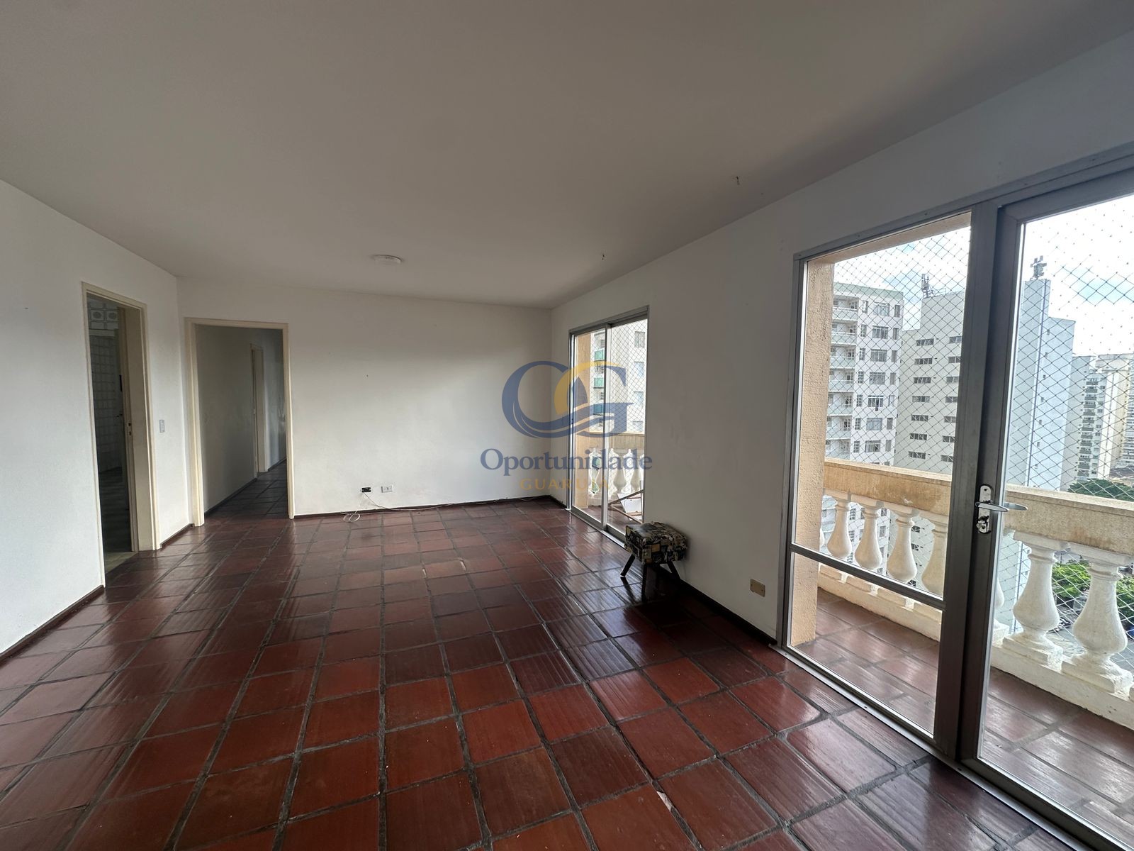 Apartamento na Praia das Pitangueiras, Guarujá - SP