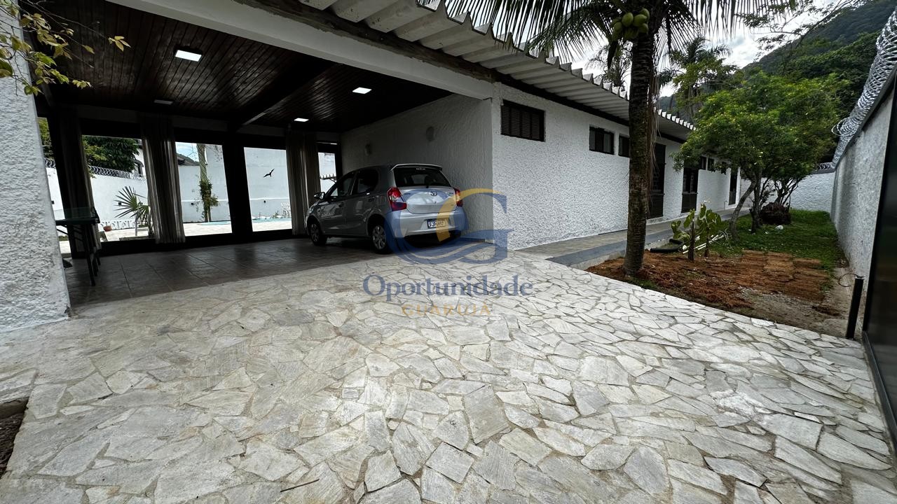 Casa na Praia do Guaiuba, Guarujá - SP