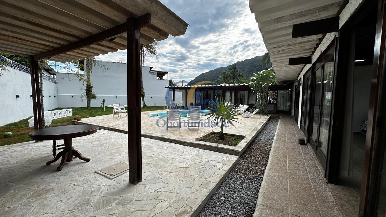 Casa na Praia do Guaiuba, Guarujá - SP