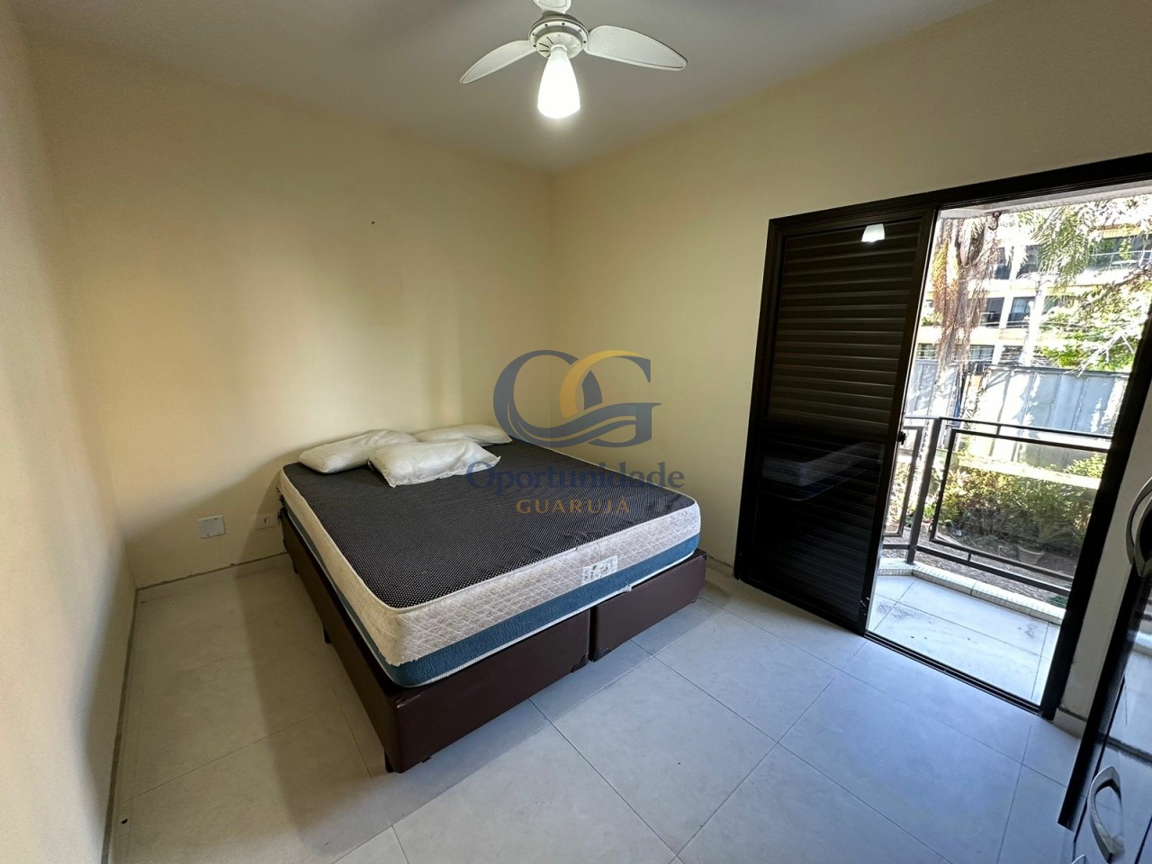 Apartamento na Praia da Enseada, Guarujá - SP