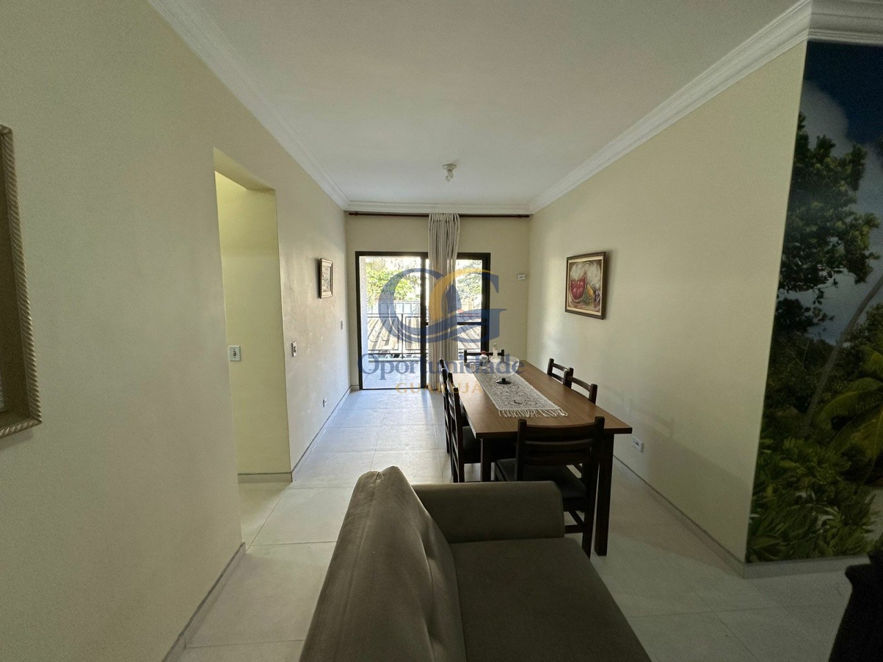 Apartamento na Praia da Enseada, Guarujá - SP