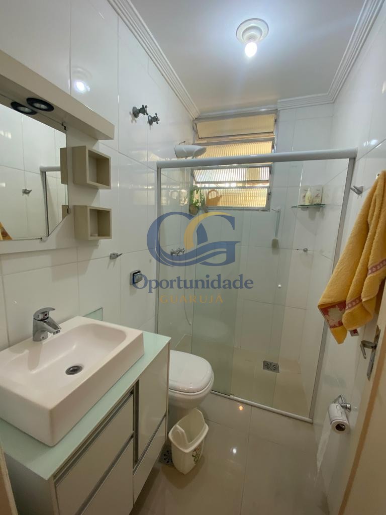 Apartamento na Praia das Pitangueiras, Guarujá - SP