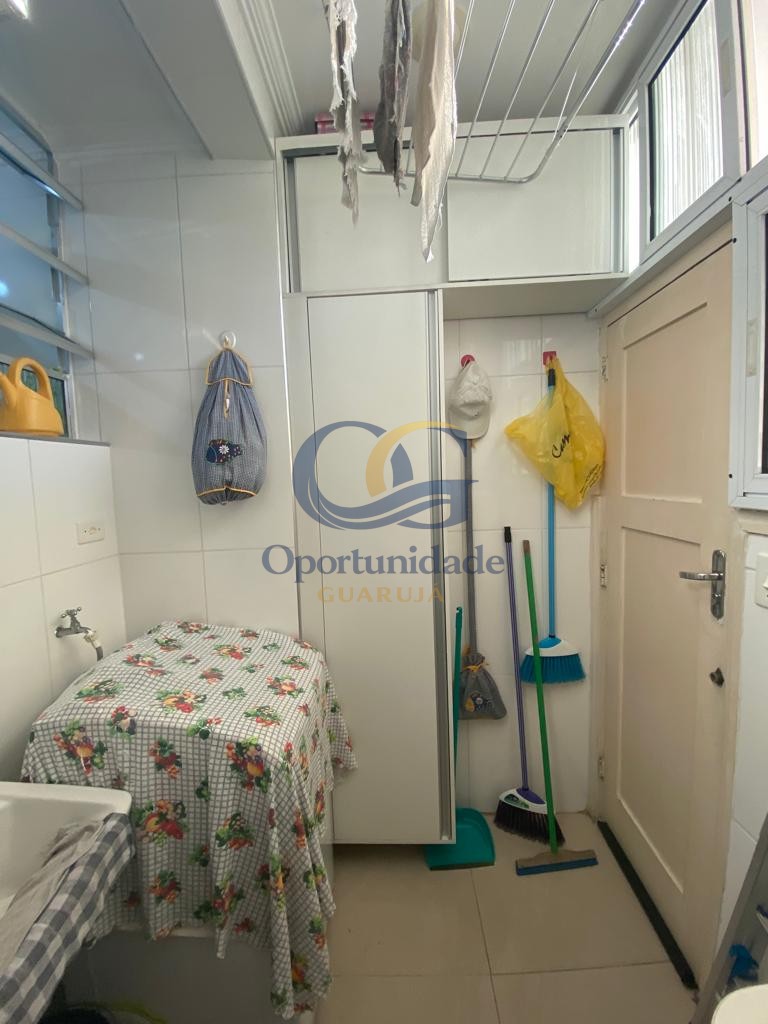 Apartamento na Praia das Pitangueiras, Guarujá - SP