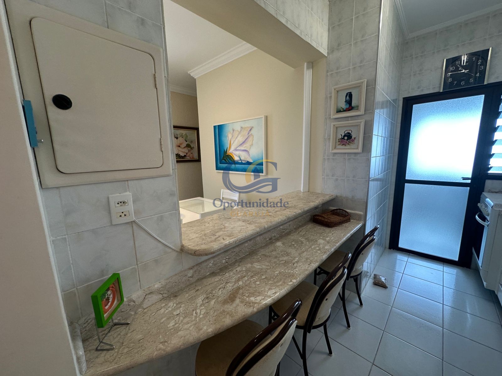 Apartamento na Praia da Enseada, Guarujá - SP