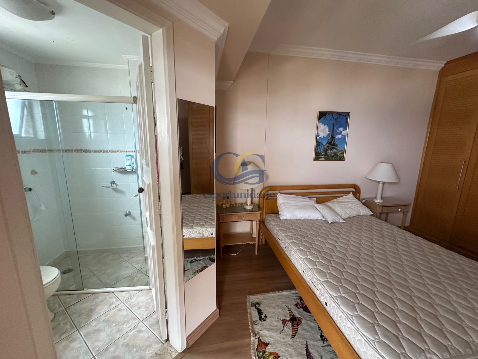 Apartamento na Praia da Enseada, Guarujá - SP