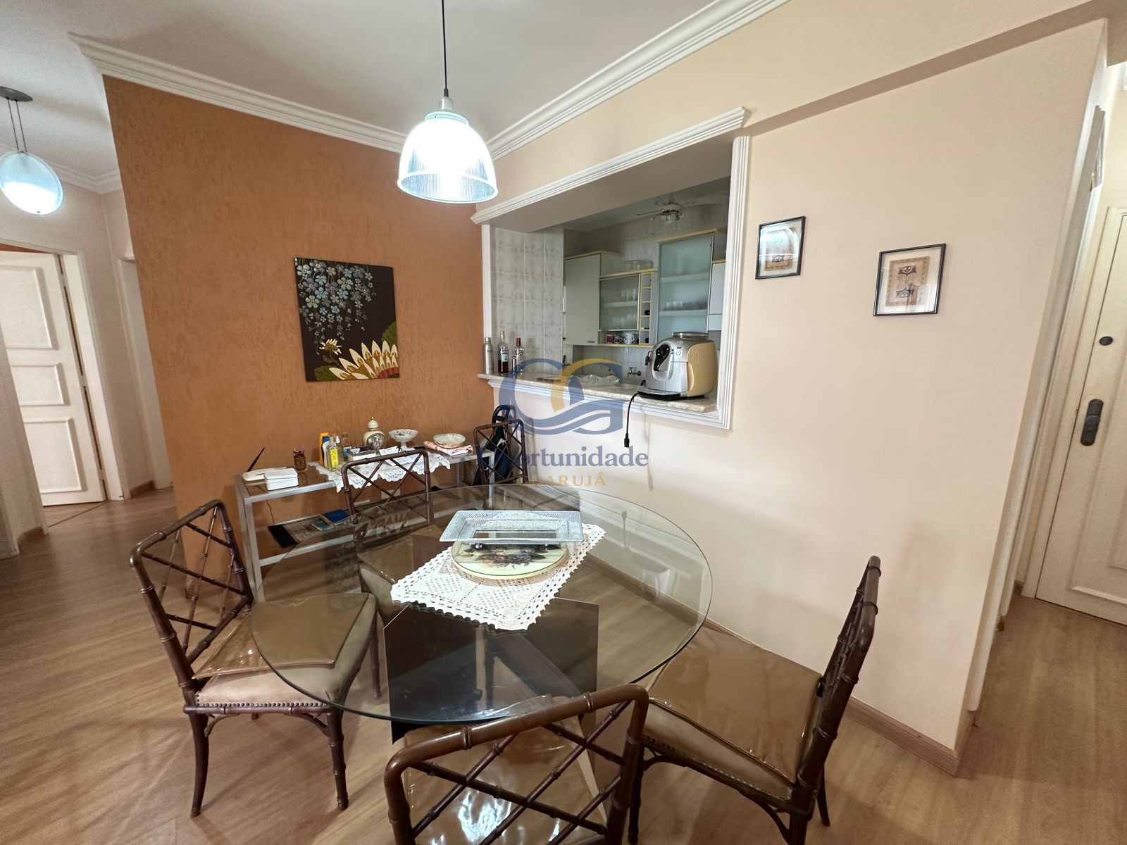 Apartamento na Praia da Enseada, Guarujá - SP