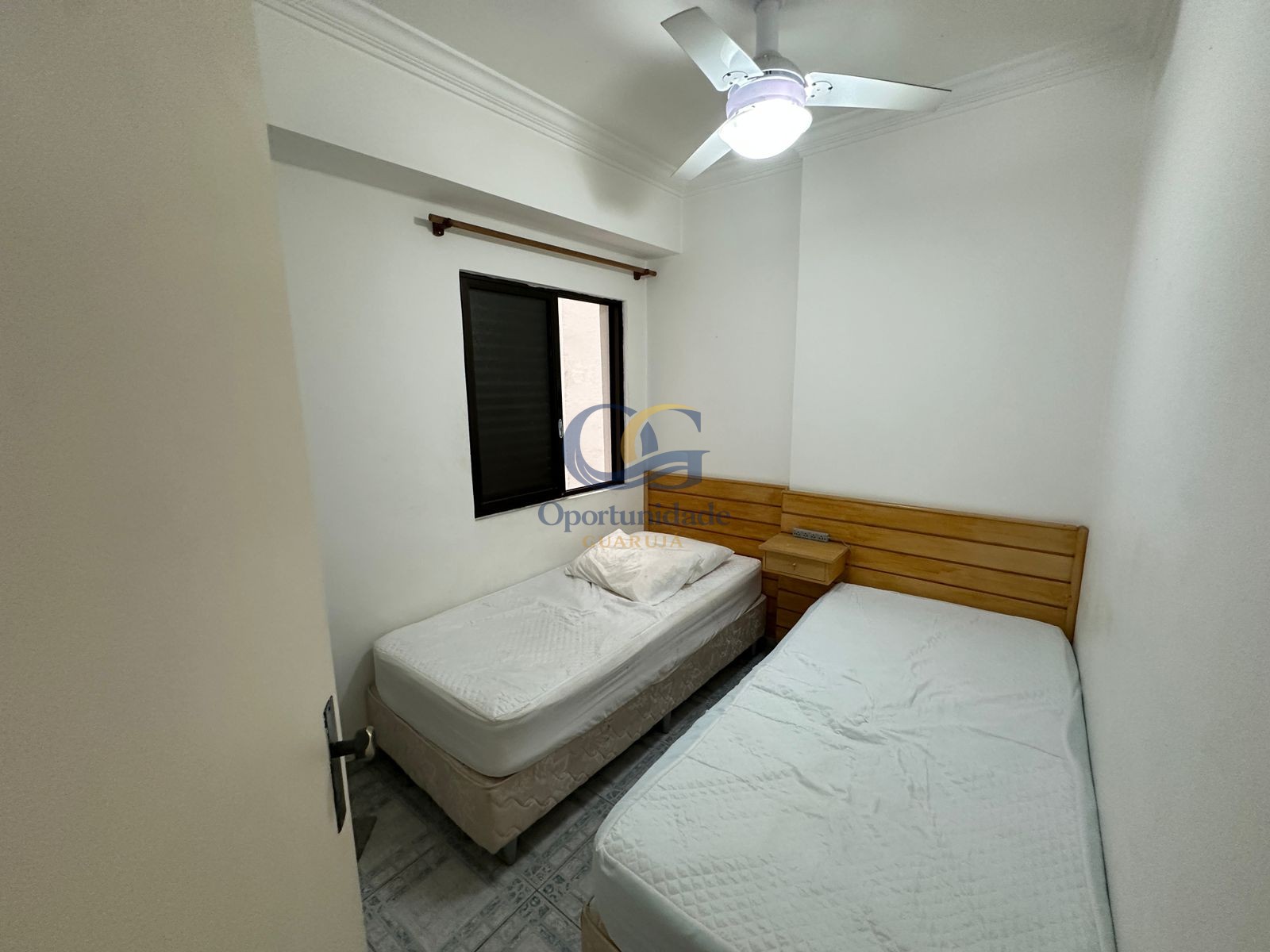 Apartamento na Praia da Enseada, Guarujá - SP