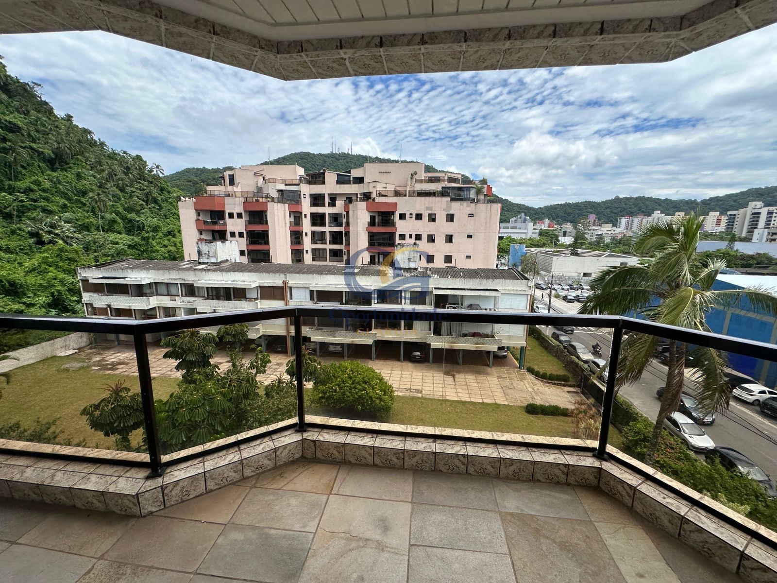 Apartamento na Praia da Enseada, Guarujá - SP