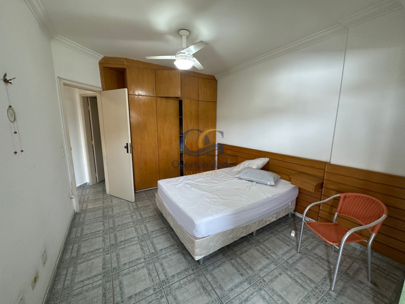 Apartamento na Praia da Enseada, Guarujá - SP