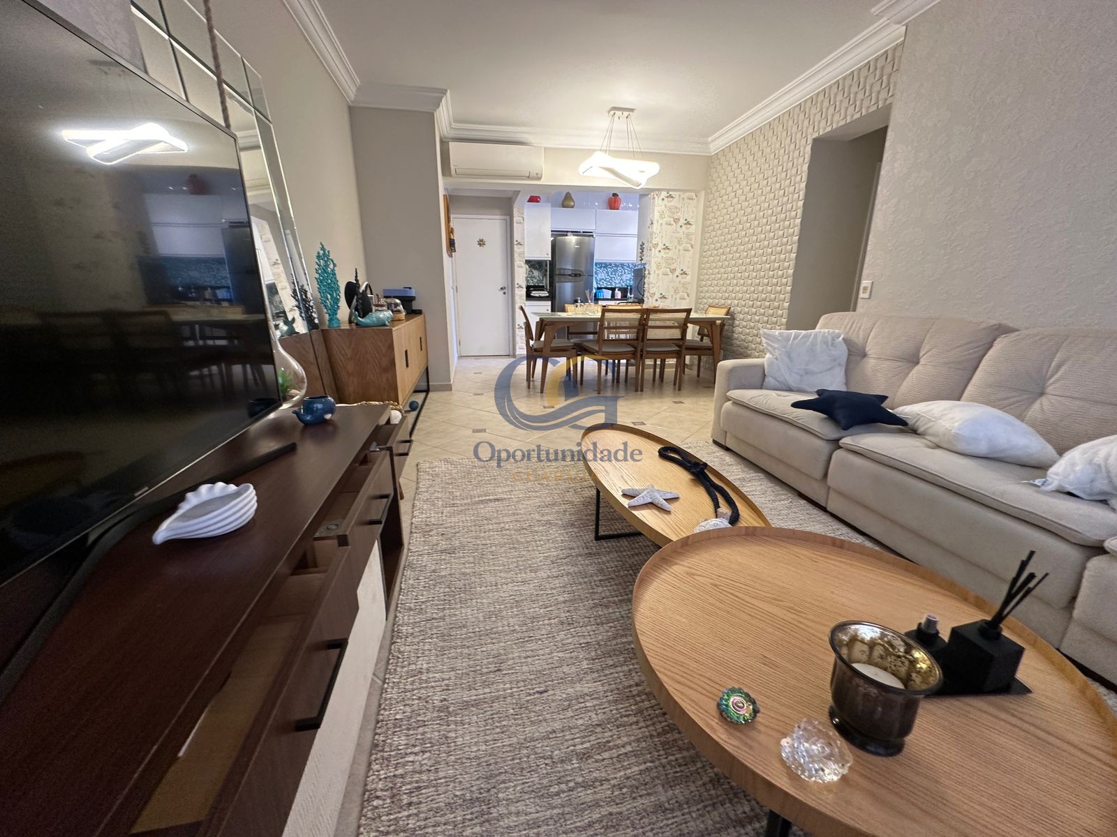 Apartamento na Praia da Enseada, Guarujá - SP