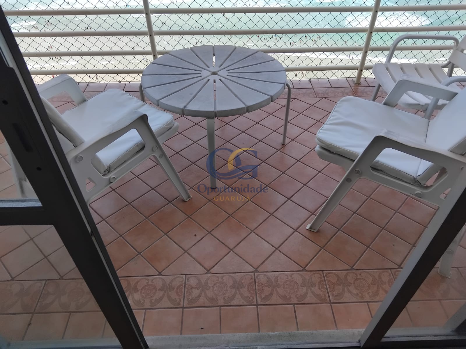 Apartamento Frente ao Mar nas Pitangueiras, Guarujá - SP
